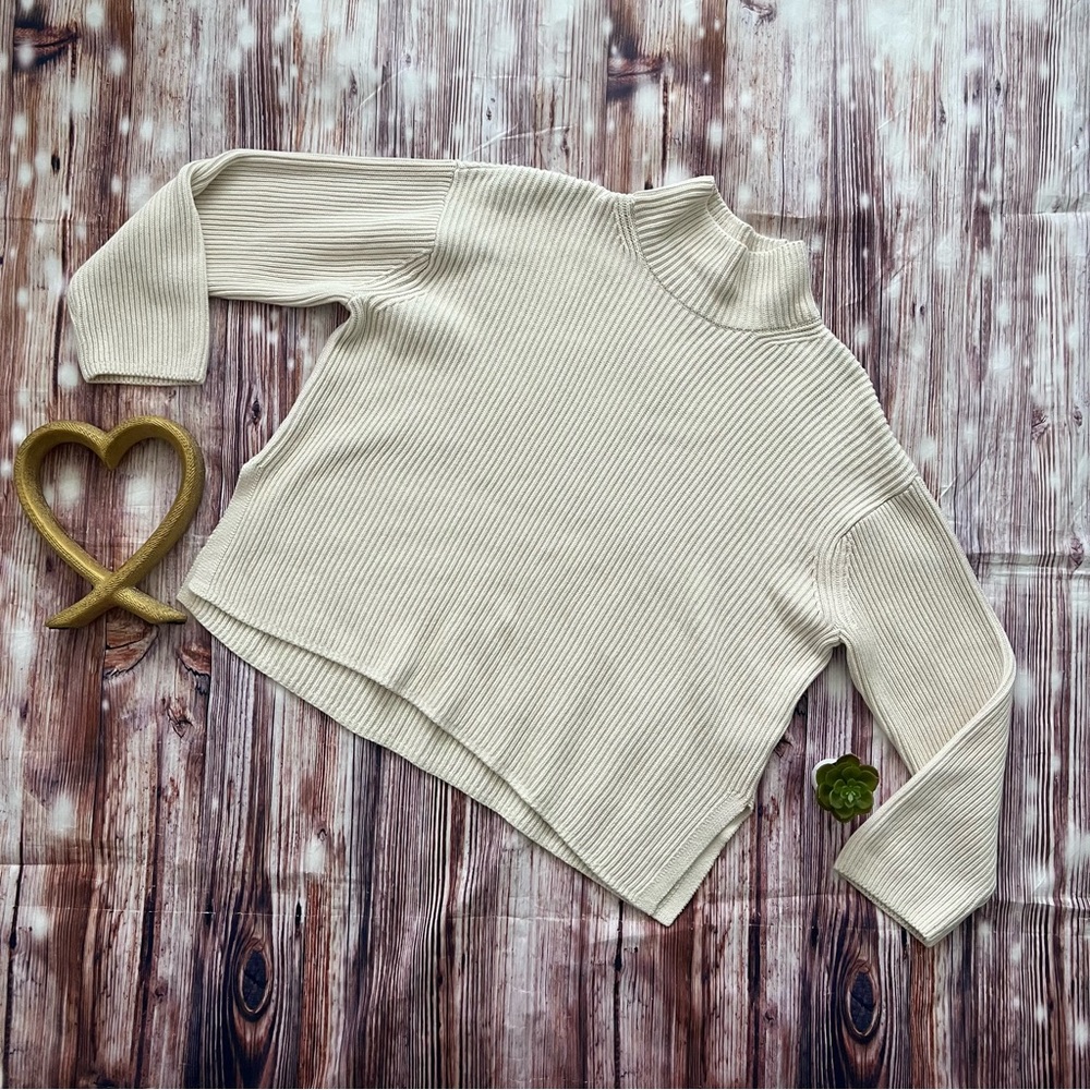 GAP Off-White Ribbed Knit Sweater